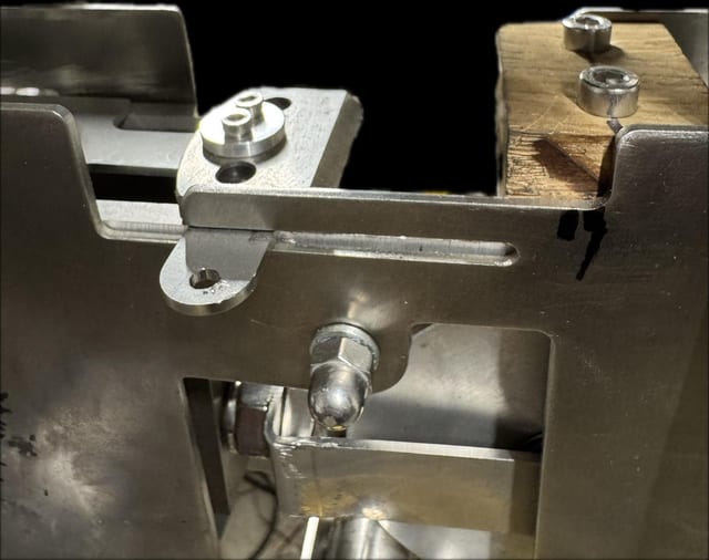 Emergency line cutter