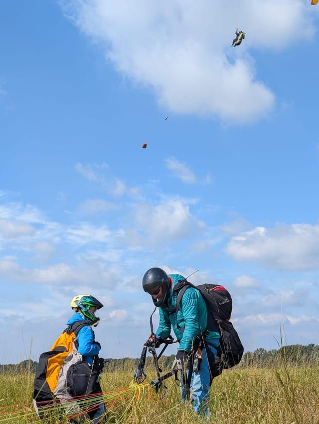 Tandem flight over the landscape