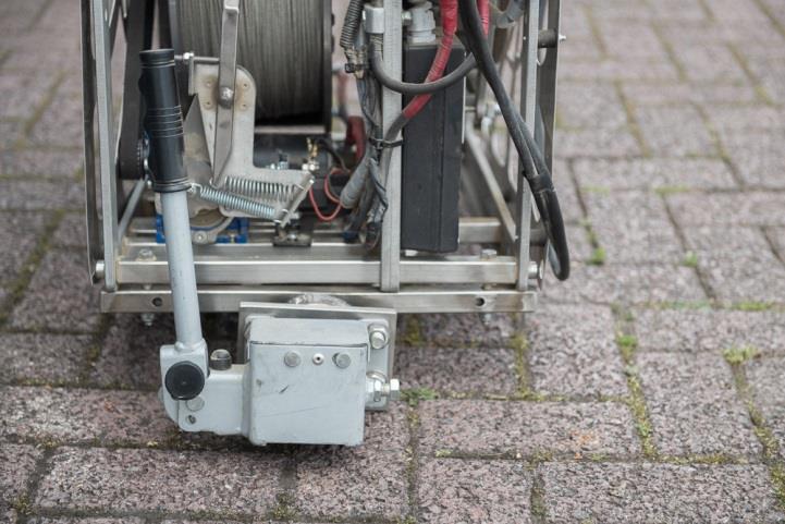 Fig. 3 Mounting lever in vertical position