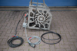 Fig. 23 TowTechniks T2 with cables and mechanical cutter pull
